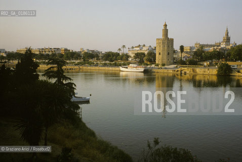 ( SPAGNA  ) ANDALUSIA  SIVIGLIA  : PANORAMA CON IL FIUME GUADALQUIVIR   © 1980 Graziano Arici/Rosebud2 / GEO