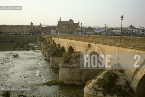 ( SPAGNA  ) ANDALUSIA  CORDOVA ( CORDOBA )  : PANORAMA  CON IL FIUME GUADALQUIVIR   © 1980 Graziano Arici/Rosebud2 / GEO