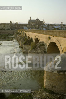 ( SPAGNA  ) ANDALUSIA  CORDOVA ( CORDOBA )  : PANORAMA  CON IL FIUME GUADALQUIVIR   © 1980 Graziano Arici/Rosebud2 / GEO PONTE