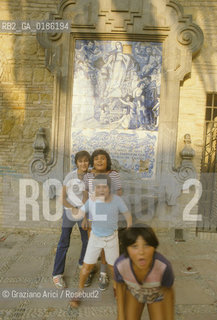 ( SPAGNA  ) ANDALUSIA  CORDOVA ( CORDOBA )  : UNA STRADA DEL BARRIO DE LA JUDERIA   © 1980 Graziano Arici/Rosebud2 / GEO