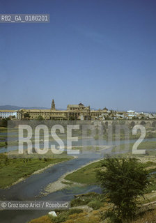 ( SPAGNA  ) ANDALUSIA  CORDOVA ( CORDOBA )  : PANORAMA  CON IL FIUME GUADALQUIVIR   © 1980 Graziano Arici/Rosebud2 / GEO