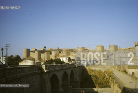 ( SPAGNA  ) CASTIGLIA AVILA : LE MURA © 1980 Graziano Arici/Rosebud2 / GEO