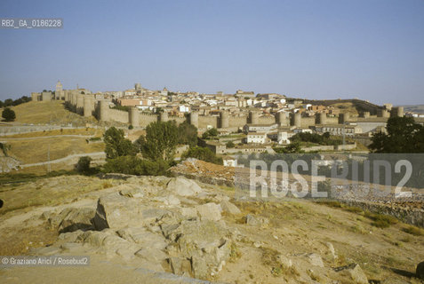 ( SPAGNA  ) CASTIGLIA AVILA : LE MURA © 1980 Graziano Arici/Rosebud2 / GEO
