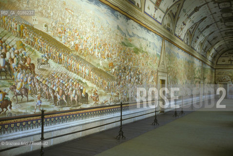 ( SPAGNA  ) CASTIGLIA ESCORIAL : SALA DELLE BATTAGLIE  © 1980 Graziano Arici/Rosebud2 / GEO