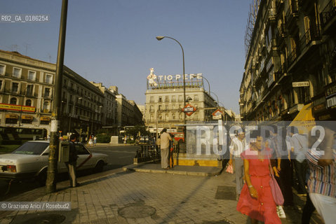 ( SPAGNA  ) CASTIGLIA MADRID : PUERTA DO SOL  © 1980 Graziano Arici/Rosebud2 / GEO