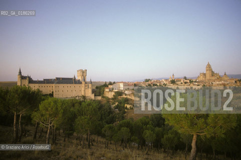 ( SPAGNA  ) CASTIGLIA SEGOVIA  : LALCAZAR E  PANORAMA DELLA CITTA  © 1980 Graziano Arici/Rosebud2 / GEO