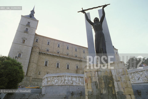 ( SPAGNA  ) CASTIGLIA TOLEDO  :  LALCAZAR MONUMENTO ALLA GUERRA CIVILE  © 1980 Graziano Arici/Rosebud2 / GEO