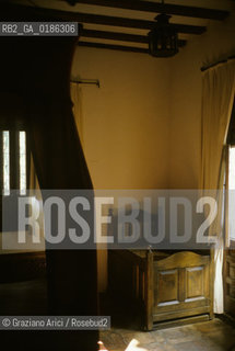 ( SPAGNA  ) CASTIGLIA ALCALA DE HENARES : CASA DOVE NACQUE CERVANTES  © 1980 Graziano Arici/Rosebud2 / GEO  LETTERATURA