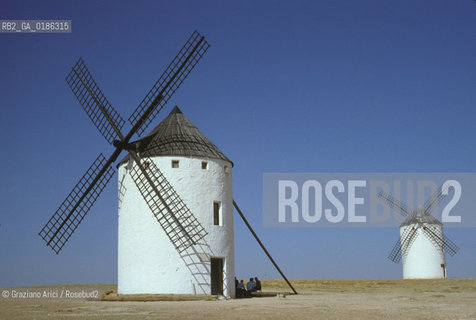 ( SPAGNA  ) MANCIA CAMPO DE CRIPTANA DOVE DON CHISCIOTTE SOSTENNE LA LOTTA CONTRO I MULINI A VENTO  © 1980 Graziano Arici/Rosebud2 / GEO LETTERATURA