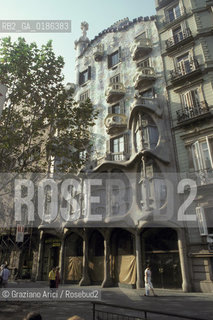( SPAGNA  ) CATALOGNA BARCELLONA : CASA BATTLO DI ANTONIO GAUDI   © 1990 Graziano Arici/Rosebud2 / GEO ARCHITETTURA MODERNA CERAMICA