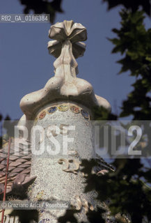 ( SPAGNA  ) CATALOGNA BARCELLONA : CASA BATTLO DI ANTONIO GAUDI   © 1990 Graziano Arici/Rosebud2 / GEO ARCHITETTURA MODERNA CERAMICA