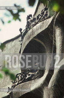 ( SPAGNA  ) CATALOGNA BARCELLONA :  LA CASA PEDRERA DI ANTONIO GAUDI   © 1990 Graziano Arici/Rosebud2 / GEO ARCHITETTURA MODERNA