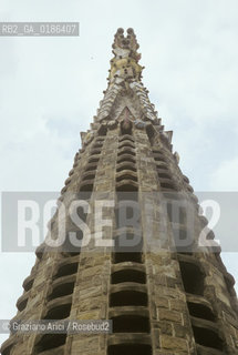 ( SPAGNA  ) CATALOGNA BARCELLONA : LA CATTEDRALE DE LA SAGRADA FAMILIA DI ANTONIO GAUDI   © 1990 Graziano Arici/Rosebud2 / GEO ARCHITETTURA MODERNA