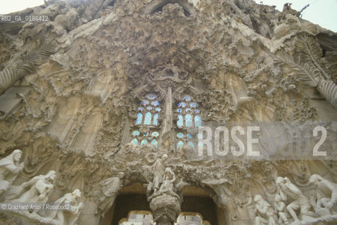 ( SPAGNA  ) CATALOGNA BARCELLONA : LA CATTEDRALE DE LA SAGRADA FAMILIA DI ANTONIO GAUDI   © 1990 Graziano Arici/Rosebud2 / GEO ARCHITETTURA MODERNA
