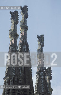 ( SPAGNA  ) CATALOGNA BARCELLONA : LA CATTEDRALE DE LA SAGRADA FAMILIA DI ANTONIO GAUDI   © 1990 Graziano Arici/Rosebud2 / GEO ARCHITETTURA MODERNA