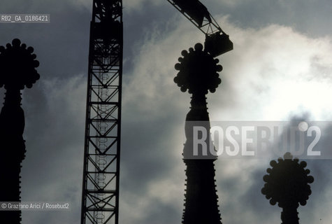 ( SPAGNA  ) CATALOGNA BARCELLONA : LA CATTEDRALE DE LA SAGRADA FAMILIA DI ANTONIO GAUDI   © 1990 Graziano Arici/Rosebud2 / GEO ARCHITETTURA MODERNA
