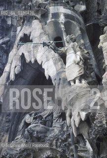 ( SPAGNA  ) CATALOGNA BARCELLONA : LA CATTEDRALE DE LA SAGRADA FAMILIA DI ANTONIO GAUDI   © 1990 Graziano Arici/Rosebud2 / GEO ARCHITETTURA MODERNA