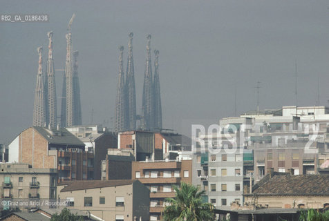 ( SPAGNA  ) CATALOGNA BARCELLONA : LA CATTEDRALE DE LA SAGRADA FAMILIA DI ANTONIO GAUDI   © 1990 Graziano Arici/Rosebud2 / GEO ARCHITETTURA MODERNA