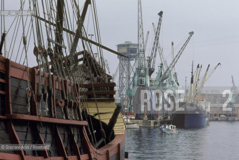 ( SPAGNA  ) CATALOGNA BARCELLONA : UNA CARAVELLA NEL PORTO   © 1990 Graziano Arici/Rosebud2 / GEO