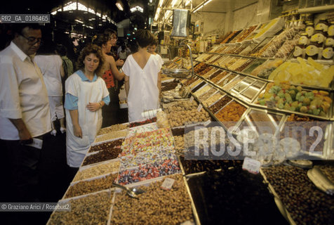 ( SPAGNA  ) CATALOGNA BARCELLONA : MERCATO   © 1990 Graziano Arici/Rosebud2 / GEO