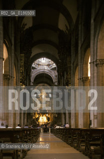 ( SPAGNA  ) GALIZIA SANTIAGO DE COMPOSTELA : LA CATTEDRALE INTERNO   © 2000 Graziano Arici/Rosebud2 / GEO ARCHITETTURA ROMANICA