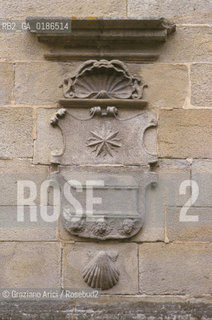 ( SPAGNA  ) GALIZIA SANTIAGO DE COMPOSTELA : LA CATTEDRALE STEMMA DI SANTIAGO   © 2000 Graziano Arici/Rosebud2 / GEO CONCHIGLIA STELLA