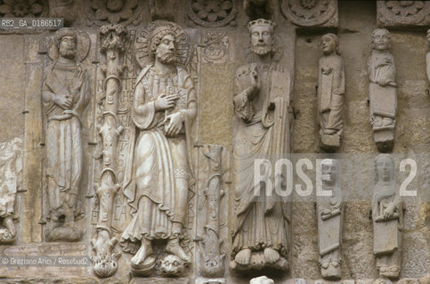 ( SPAGNA  ) GALIZIA SANTIAGO DE COMPOSTELA : LA CATTEDRALE PORTA DE LA PLATERIAS   © 2000 Graziano Arici/Rosebud2 / GEO ARCHITETTURA ROMANICA