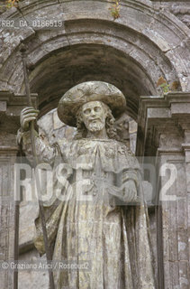 ( SPAGNA  ) GALIZIA SANTIAGO DE COMPOSTELA : LA CATTEDRALE PORTA SAN SALVADOR   © 2000 Graziano Arici/Rosebud2 / GEO ARCHITETTURA ROMANICA STATUA DI SANTIAGO