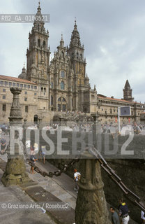 ( SPAGNA  ) GALIZIA SANTIAGO DE COMPOSTELA : LA CATTEDRALE E PLAZA DE ESPAGNA   © 2000 Graziano Arici/Rosebud2 / GEO ARCHITETTURA ROMANICA PELLEGRINAGGIO