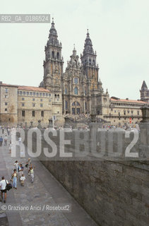( SPAGNA  ) GALIZIA SANTIAGO DE COMPOSTELA : LA CATTEDRALE E PLAZA DE ESPAGNA   © 2000 Graziano Arici/Rosebud2 / GEO ARCHITETTURA ROMANICA PELLEGRINAGGIO