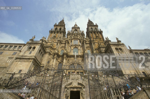 ( SPAGNA  ) GALIZIA SANTIAGO DE COMPOSTELA : LA CATTEDRALE LA FACCIATA   © 2000 Graziano Arici/Rosebud2 / GEO ARCHITETTURA ROMANICA PELLEGRINAGGIO