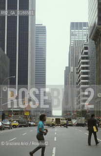 ( STATI UNITI DAMERICA - USA  ) NEW YORK CITY : AVENUE OF AMERICAS  - © 1986 Graziano Arici/Rosebud2 / GEO