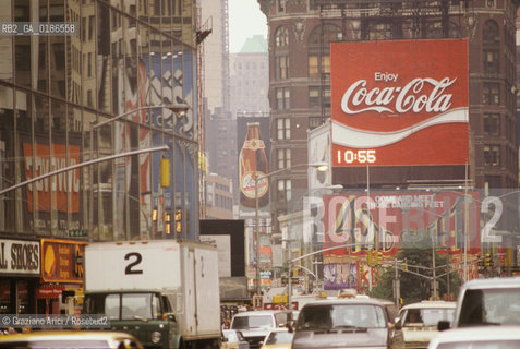 ( STATI UNITI DAMERICA - USA  ) NEW YORK CITY : BROADWAY  - © 1986 Graziano Arici/Rosebud2 / GEO / INSEGNA