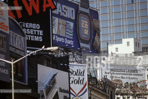 ( STATI UNITI DAMERICA - USA  ) NEW YORK CITY : BROADWAY  - © 1986 Graziano Arici/Rosebud2 / GEO / INSEGNA