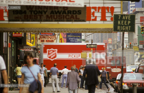 ( STATI UNITI DAMERICA - USA  ) NEW YORK CITY : BROADWAY  - © 1986 Graziano Arici/Rosebud2 / GEO / INSEGNA