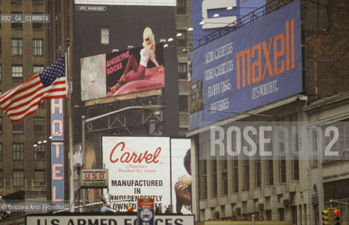 ( STATI UNITI DAMERICA - USA  ) NEW YORK CITY : BROADWAY  - © 1986 Graziano Arici/Rosebud2 / GEO / INSEGNA