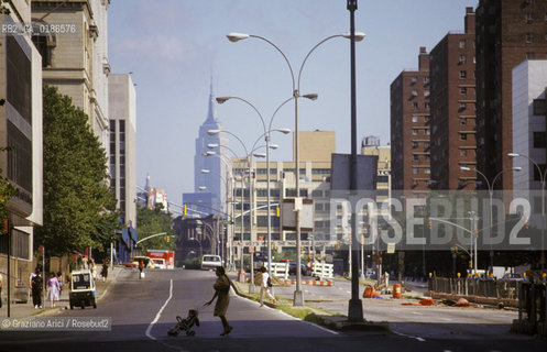 ( STATI UNITI DAMERICA - USA  ) NEW YORK CITY : UNA STRADA DI BROOKLYN  - © 1986 Graziano Arici/Rosebud2 / GEO