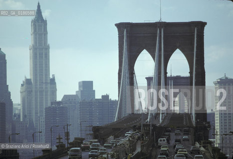 ( STATI UNITI DAMERICA - USA  ) NEW YORK CITY : IL PONTE DI BROOKLYN  - © 1986 Graziano Arici/Rosebud2 / GEO /