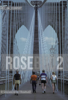 ( STATI UNITI DAMERICA - USA  ) NEW YORK CITY : IL PONTE DI BROOKLYN  - © 1986 Graziano Arici/Rosebud2 / GEO /