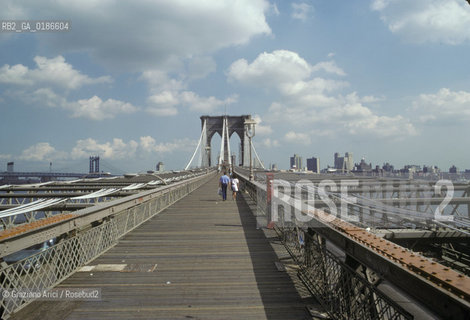 ( STATI UNITI DAMERICA - USA  ) NEW YORK CITY : IL PONTE DI BROOKLYN  - © 1986 Graziano Arici/Rosebud2 / GEO /