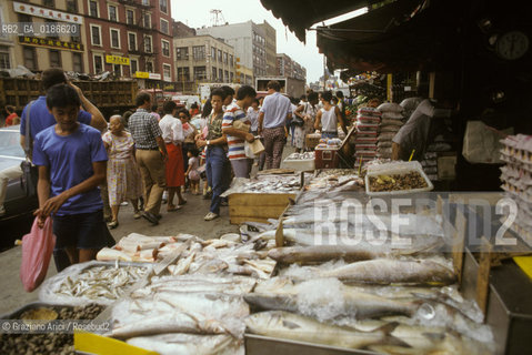 ( STATI UNITI DAMERICA - USA  ) NEW YORK CITY : CHINATOWN  - © 1986 Graziano Arici/Rosebud2 / GEO / MERCATO