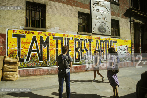 ( STATI UNITI DAMERICA - USA  ) NEW YORK CITY :  GRAFFITI A SOHO  - © 1986 Graziano Arici/Rosebud2 / GEO / INSEGNA