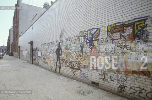 ( STATI UNITI DAMERICA - USA  ) NEW YORK CITY :  GRAFFITI A SOHO  - © 1986 Graziano Arici/Rosebud2 / GEO