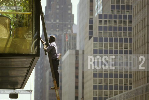 ( STATI UNITI DAMERICA - USA  ) NEW YORK CITY :  GRATTACIELO PULIVETRI - © 1986 Graziano Arici/Rosebud2 / GEO