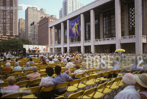 ( STATI UNITI DAMERICA - USA  ) NEW YORK CITY : IL LINCOLN CENTER  E LA N.Y CITY OPERA - © 1986 Graziano Arici/Rosebud2 / GEO / TEATRO