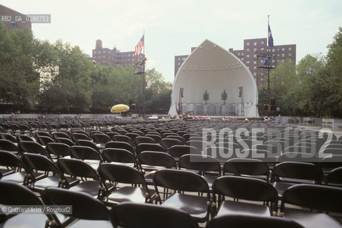 ( STATI UNITI DAMERICA - USA  ) NEW YORK CITY : IL LINCOLN CENTER  E IL TEATRO ALLAPERTO - © 1986 Graziano Arici/Rosebud2 / GEO / TEATRO