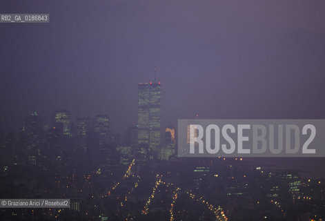 ( STATI UNITI DAMERICA - USA  ) NEW YORK CITY : LA CITTA VISTA DA UN GRATTACIELO   - © 1986 Graziano Arici/Rosebud2 / GEO / WORD TRADE CENTER