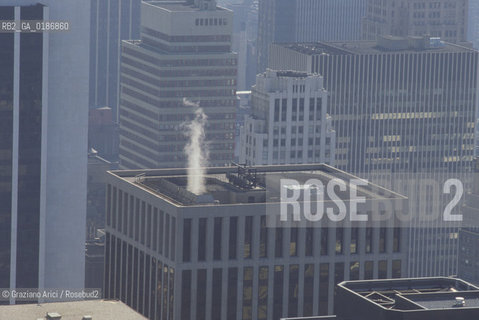 ( STATI UNITI DAMERICA - USA  ) NEW YORK CITY : LA CITTA VISTA DA UN GRATTACIELO   - © 1986 Graziano Arici/Rosebud2 / GEO / INQUINAMENTO