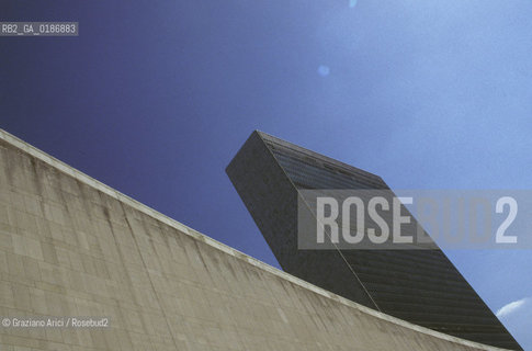( STATI UNITI DAMERICA - USA  ) NEW YORK CITY :IL GRATTACIELO DELLE NAZIONI UNITE ( ONU )    - © 1986 Graziano Arici/Rosebud2 / GEO