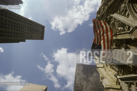 ( STATI UNITI DAMERICA - USA  ) NEW YORK CITY : LA QUINTA STRADA    - © 1986 Graziano Arici/Rosebud2 / GEO / CATTEDRALE DI ST.PATRICK